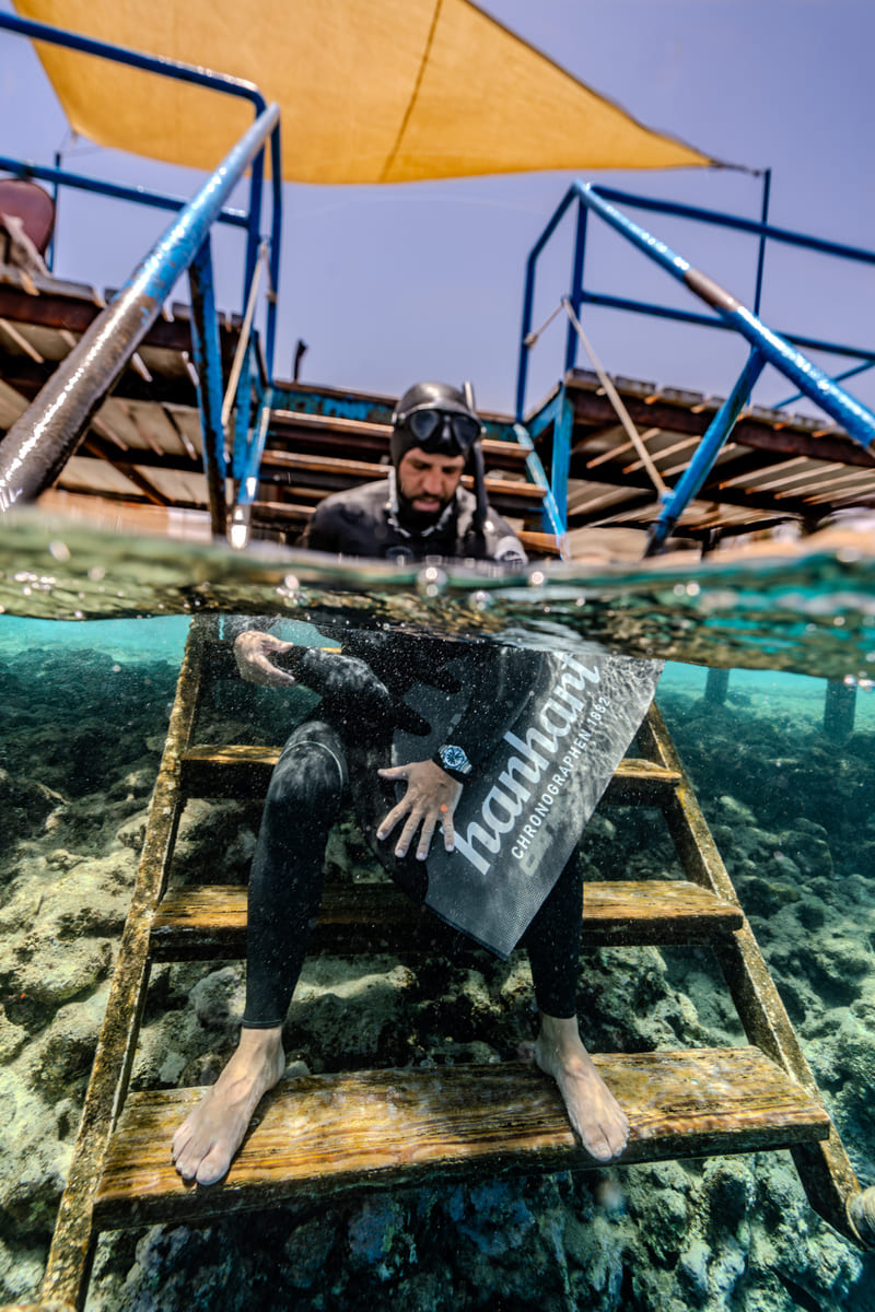 Hanhart Aquasphere Freefall under water 